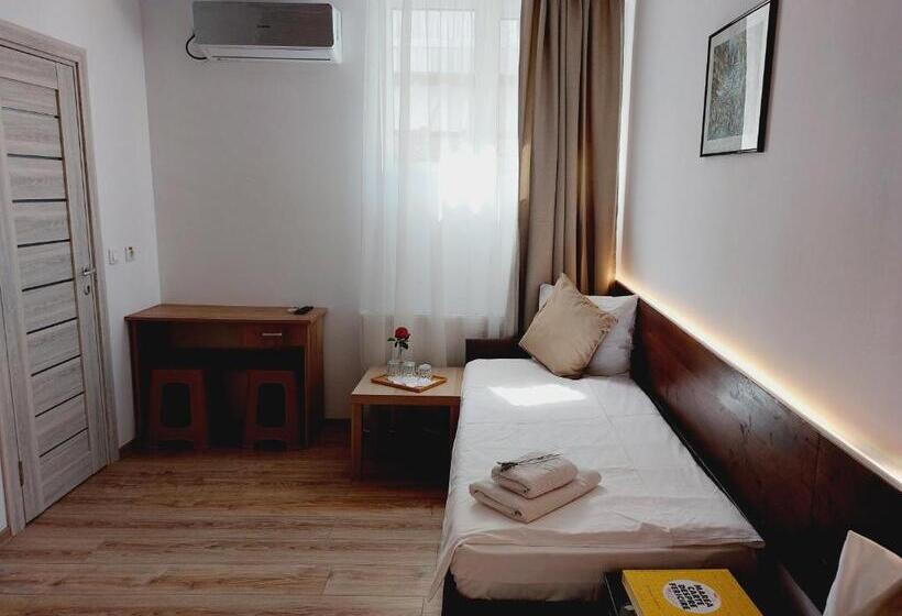 تختخواب و صبحانه Confort Inn