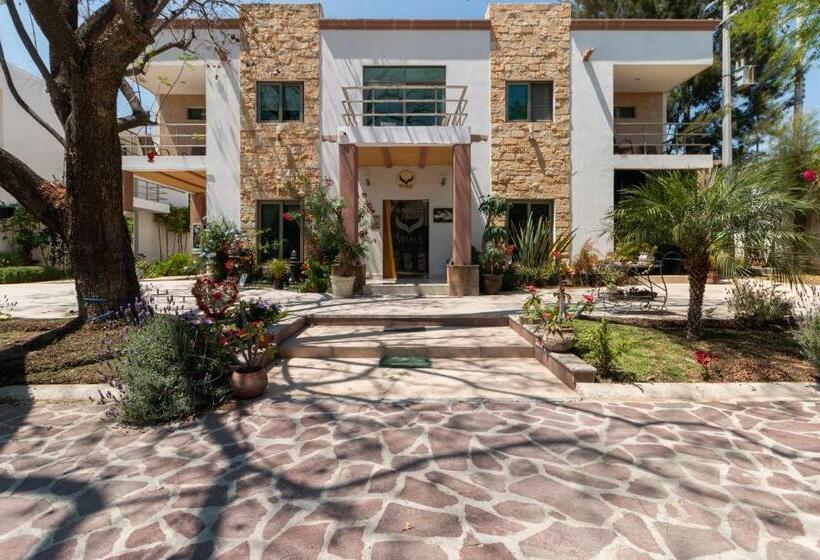 Capital O Hotel Vitale