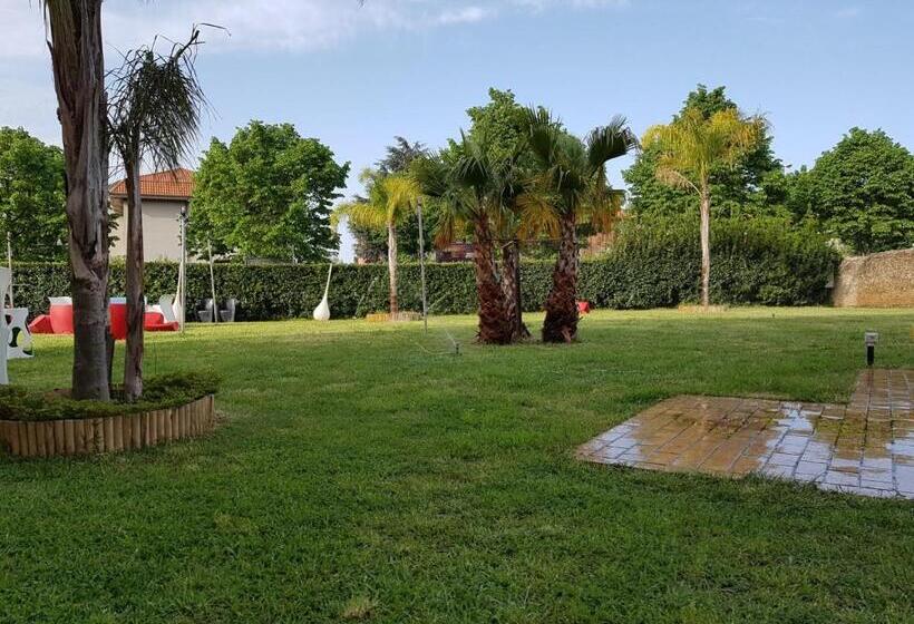 هتل Giardini Del Novecento