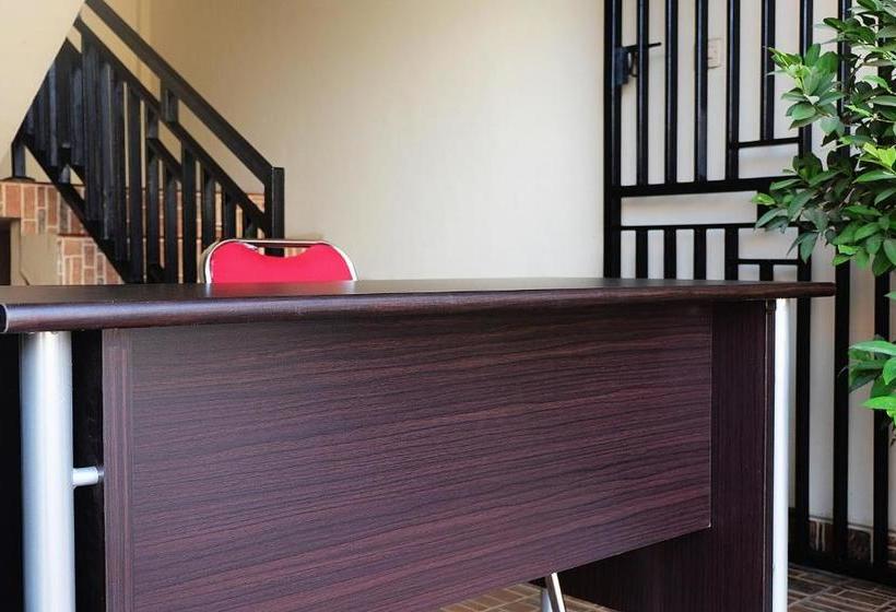 호텔 Oyo 2888 Nayni Kost