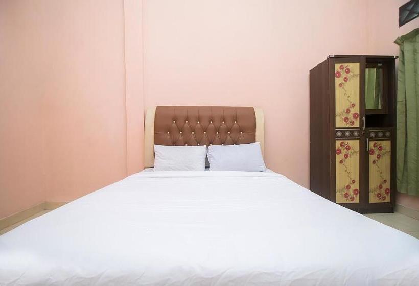 호텔 Oyo 2888 Nayni Kost