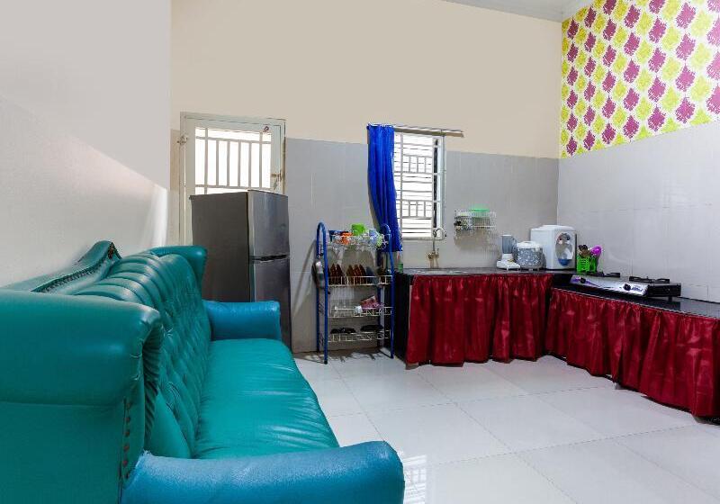 فندق Oyo 2923 Lavenia Kost 2