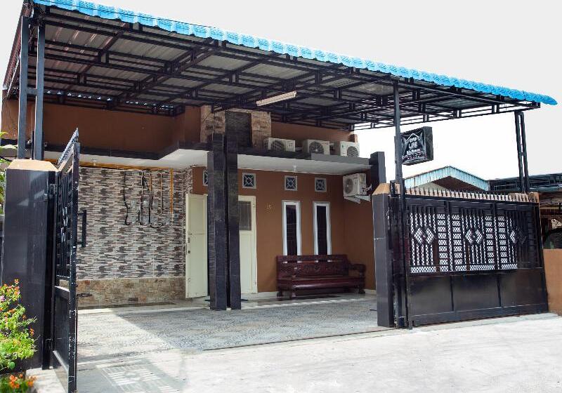 فندق Oyo 2923 Lavenia Kost 2