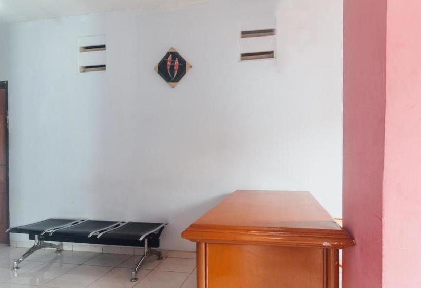 Отель Oyo 2970 Aman Guest House