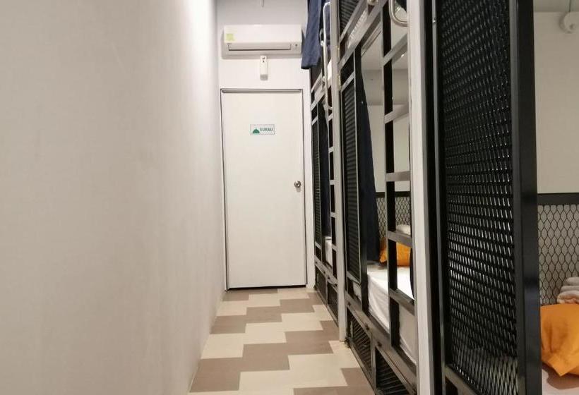 Отель Spot On 89871 Snooze Hostel