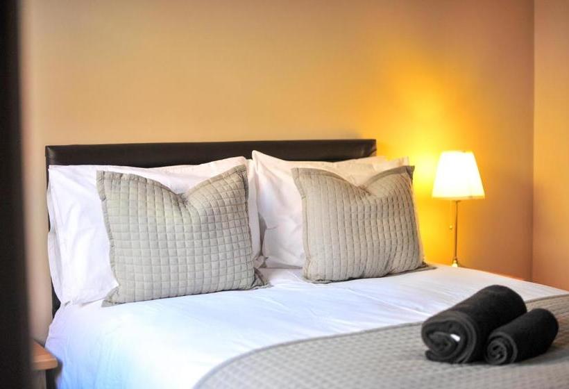 בית מלון כפרי The Herbalist Rooms