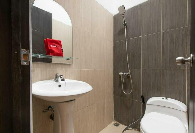 膳宿费 Reddoorz Plus Near Trans Studio Cibubur 2