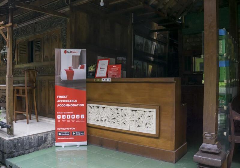 Пансион Reddoorz Syariah @ Lempuyangan