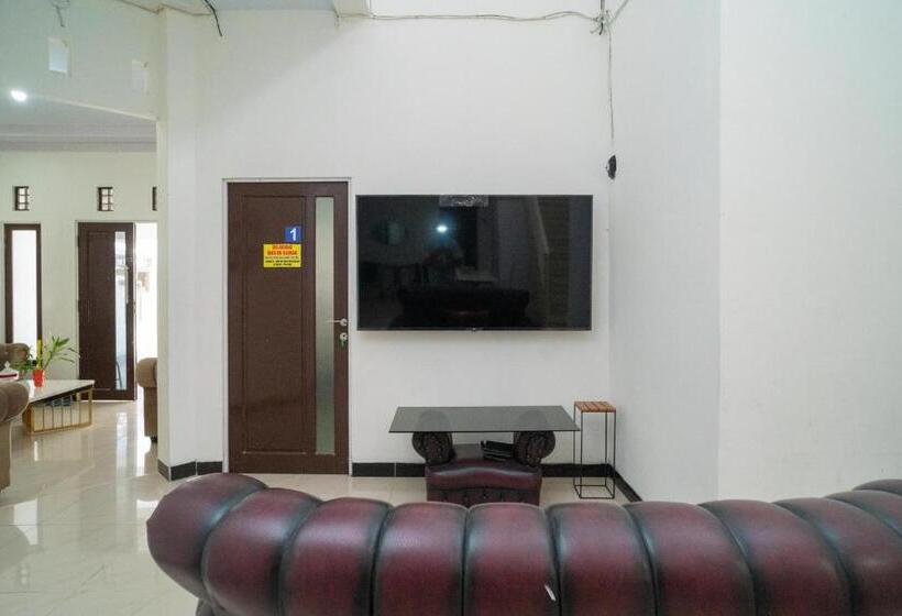 膳宿费 Reddoorz Syariah Near Jalan A Yani Km 8 Citraland