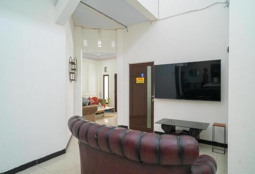 膳宿费 Reddoorz Syariah Near Jalan A Yani Km 8 Citraland