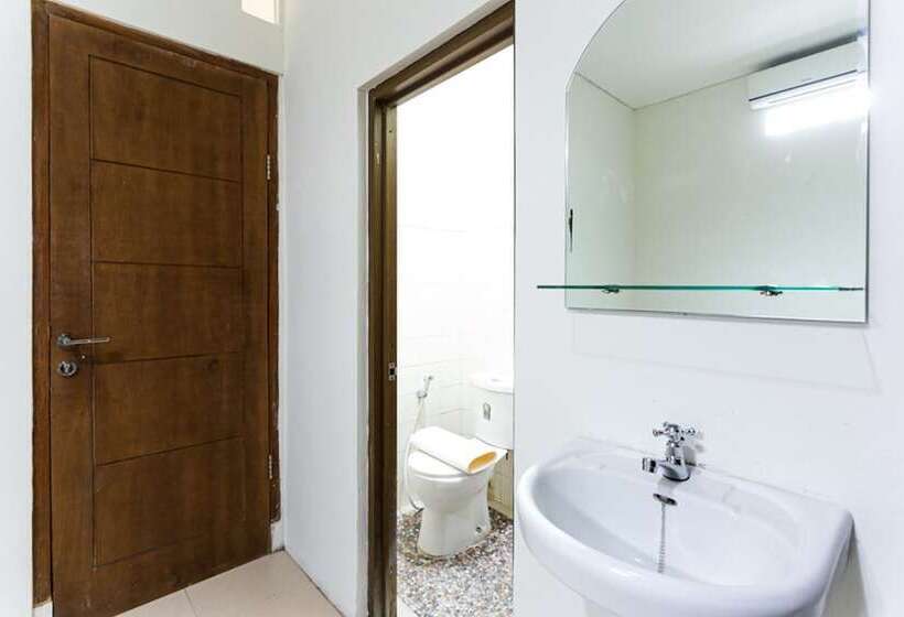 膳宿费 Reddoorz @ Urip Sumoharjo Solo