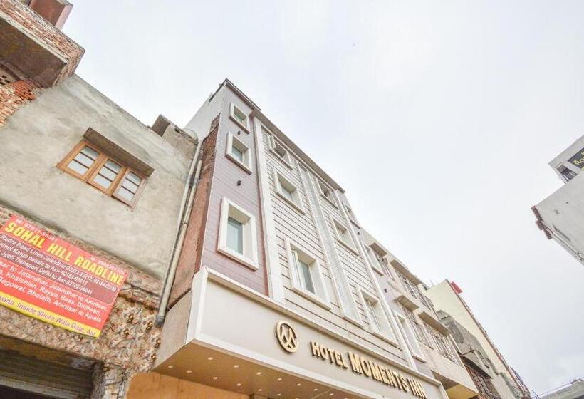 Capital O 69624 Hotel Moments Inn