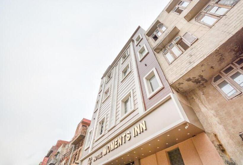 Capital O 69624 Hotel Moments Inn