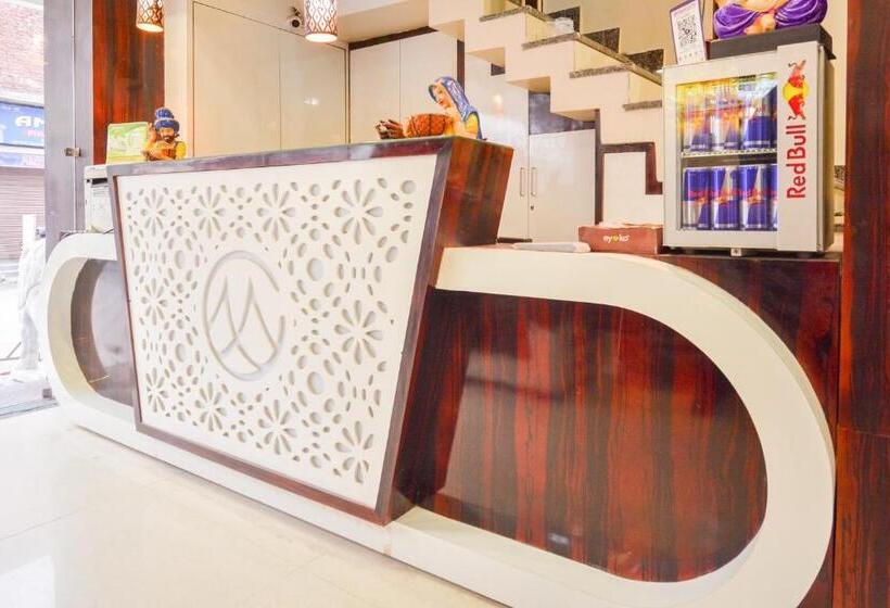 Capital O 69624 Hotel Moments Inn