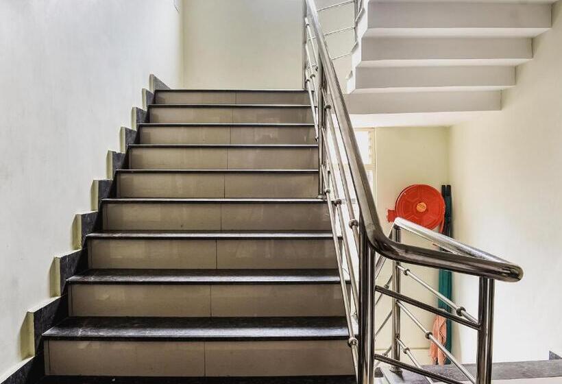 호텔 Capital O Jai Adisson