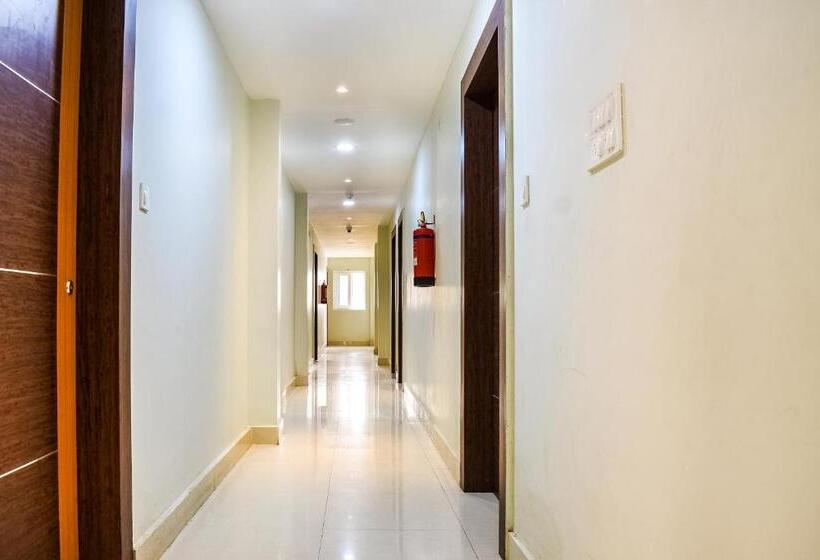 호텔 Capital O Jai Adisson