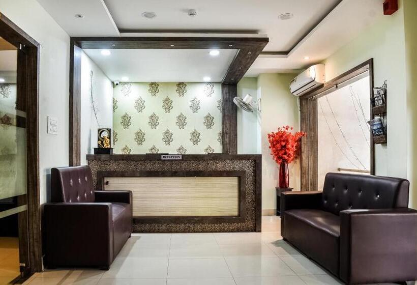 호텔 Capital O Jai Adisson