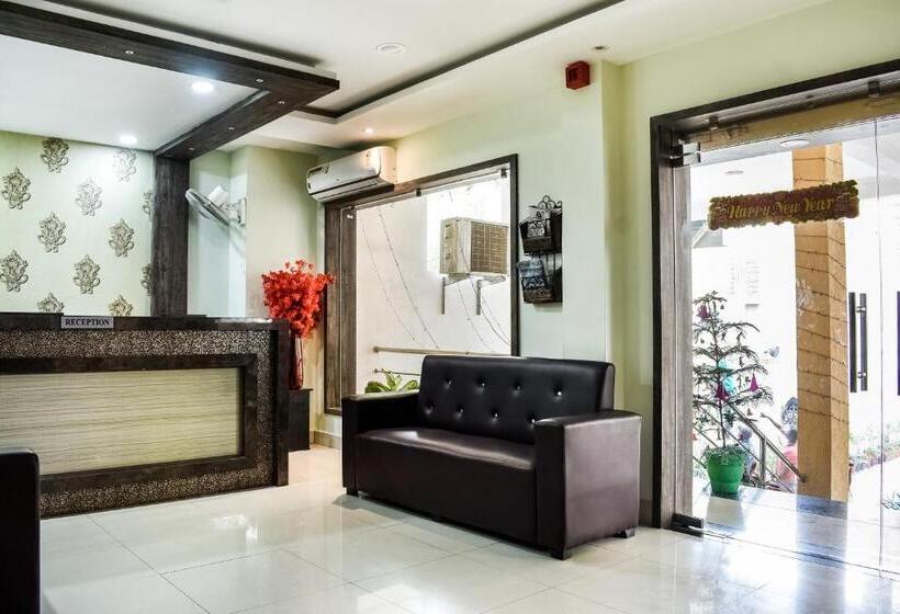 호텔 Capital O Jai Adisson