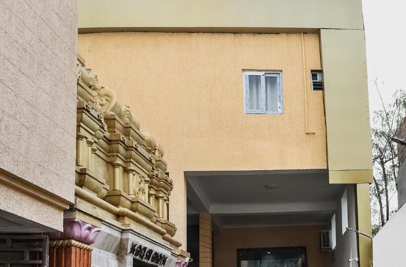 호텔 Capital O Jai Adisson