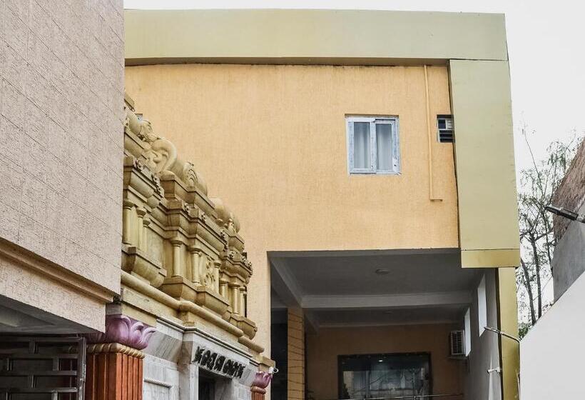 호텔 Capital O Jai Adisson