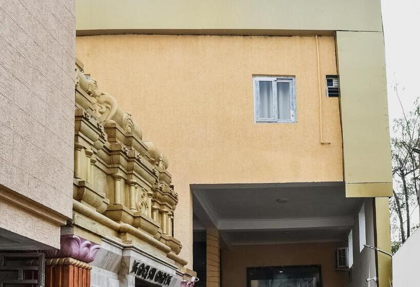 호텔 Capital O Jai Adisson