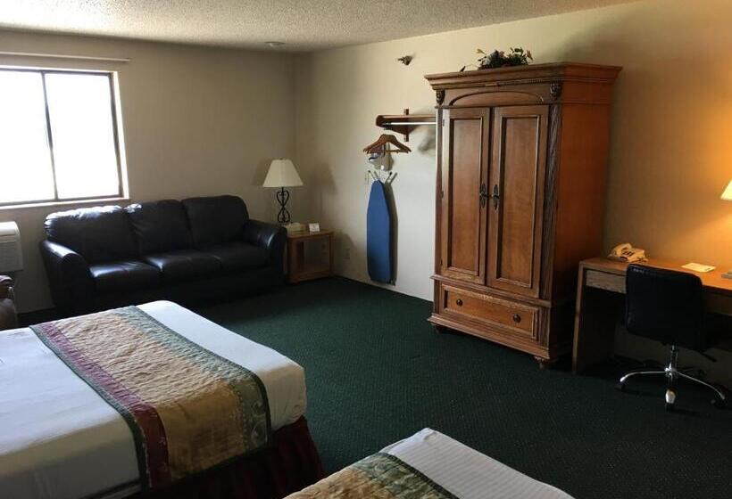 בית מלון כפרי Cassville Four Seasons Inn & Suites