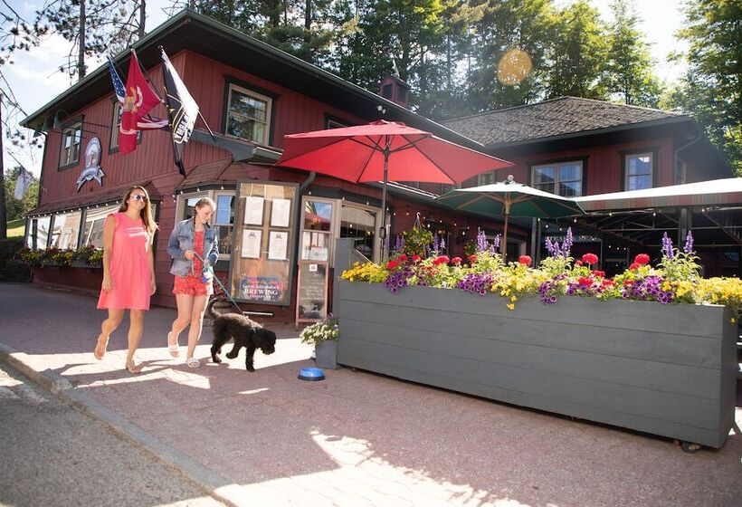 فندق Lake Placid Inn Boutique