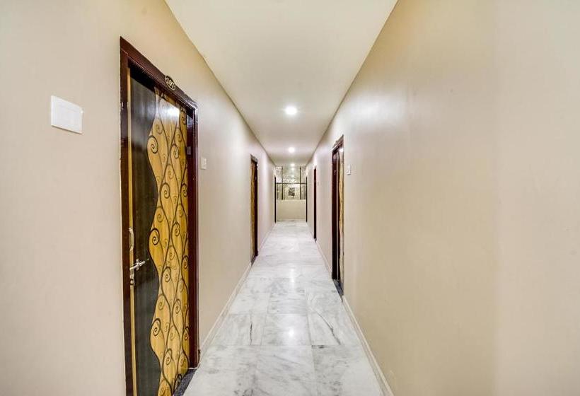 ホテル Oyo 69478 Pudota Grand