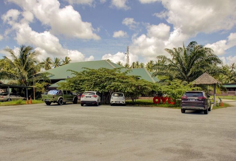 فندق Oyo 89896 Sedili Inn Resort