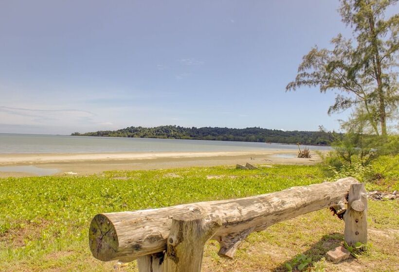 فندق Oyo 89896 Sedili Inn Resort