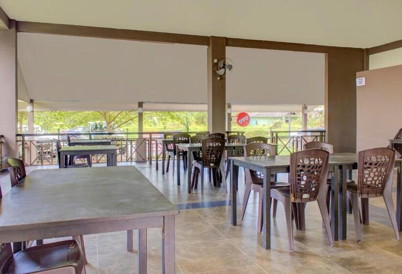 酒店 Oyo 89896 Sedili Inn Resort