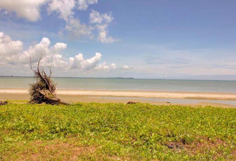 فندق Oyo 89896 Sedili Inn Resort