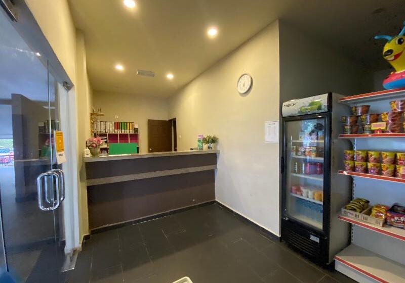 فندق Oyo 89896 Sedili Inn Resort