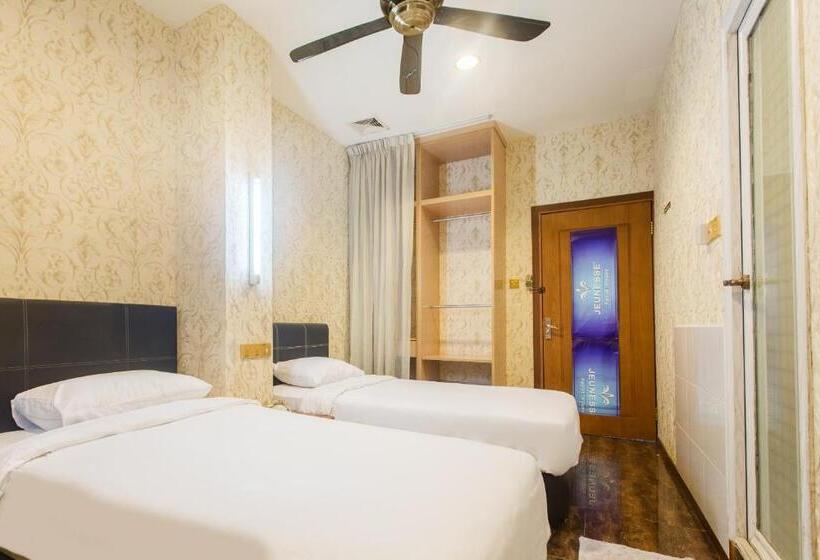 فندق Spot On 89858 Rebecca S Homes