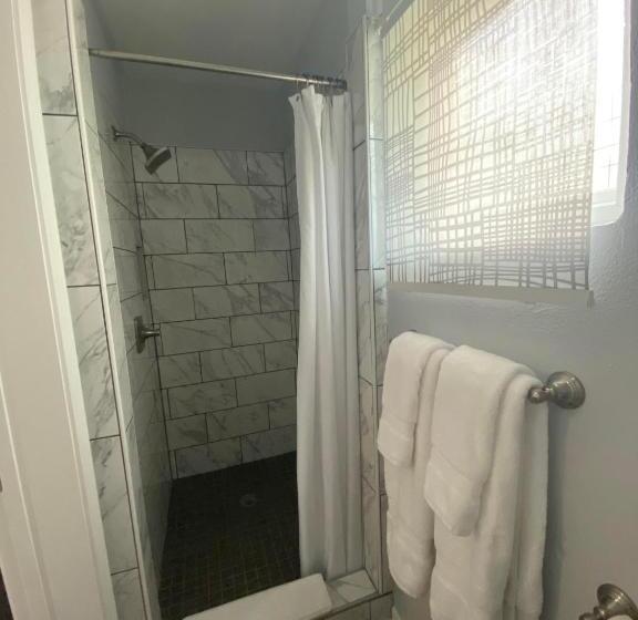 هتل Veda Inn & Cottages