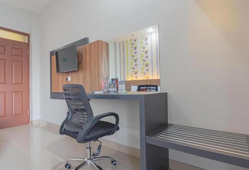 پانسیون Reddoorz Plus Near Taman Budaya Samarinda