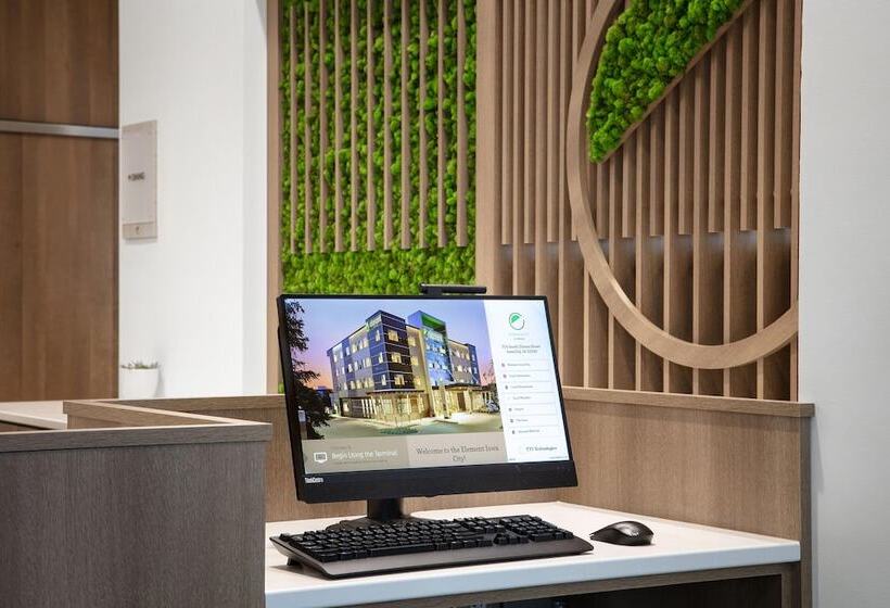 בית מלון כפרי Element Iowa City