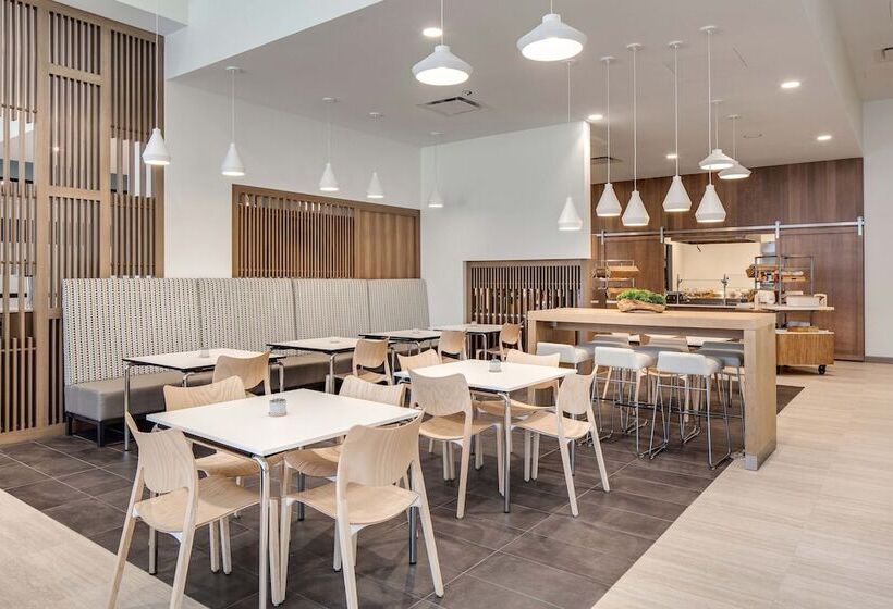 בית מלון כפרי Element Iowa City