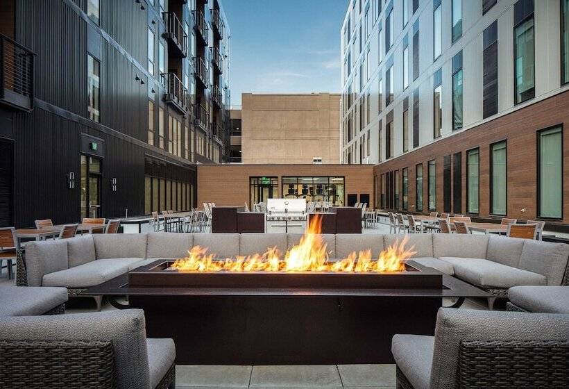 בית מלון כפרי Element Iowa City