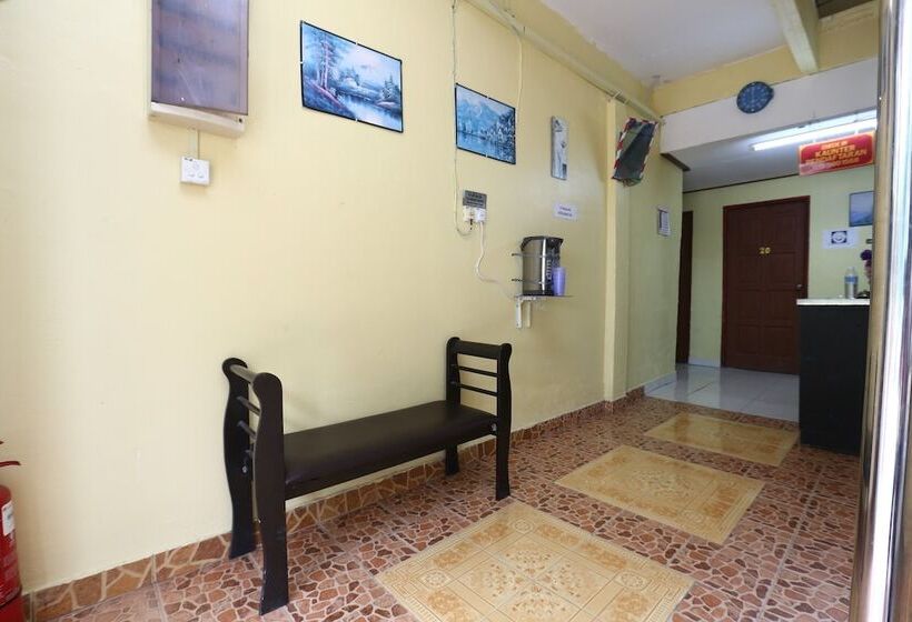 Отель Oyo 89819 Raz  Kelulut