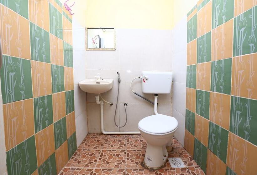 Отель Oyo 89819 Raz  Kelulut