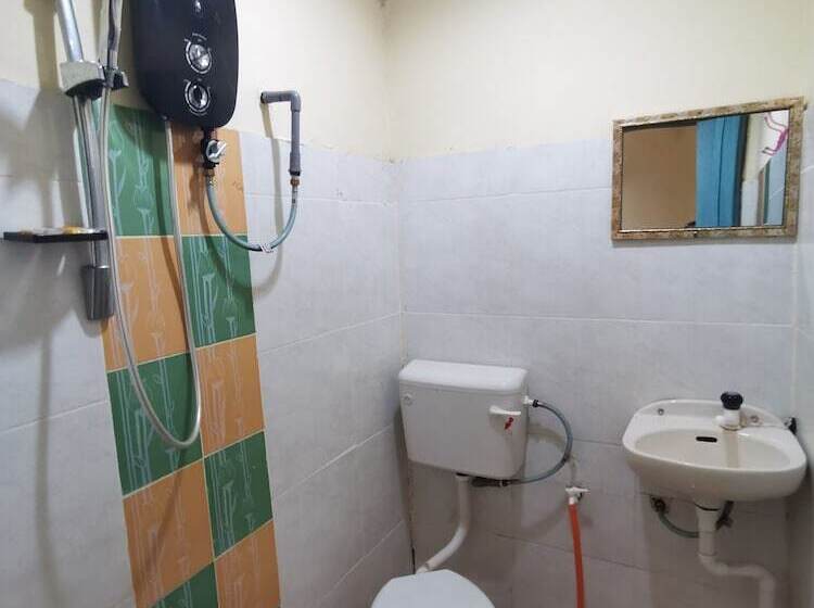 Отель Oyo 89819 Raz  Kelulut