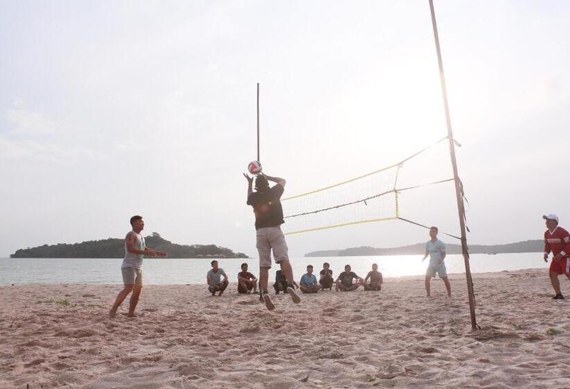 Sealong Bay Zhongqi Conifer Hotel 海龙湾中启康年酒店