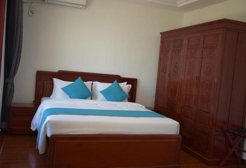 Sealong Bay Zhongqi Conifer Hotel 海龙湾中启康年酒店