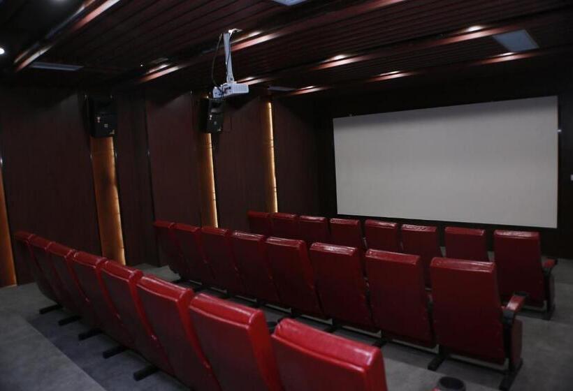 Sealong Bay Zhongqi Conifer Hotel 海龙湾中启康年酒店