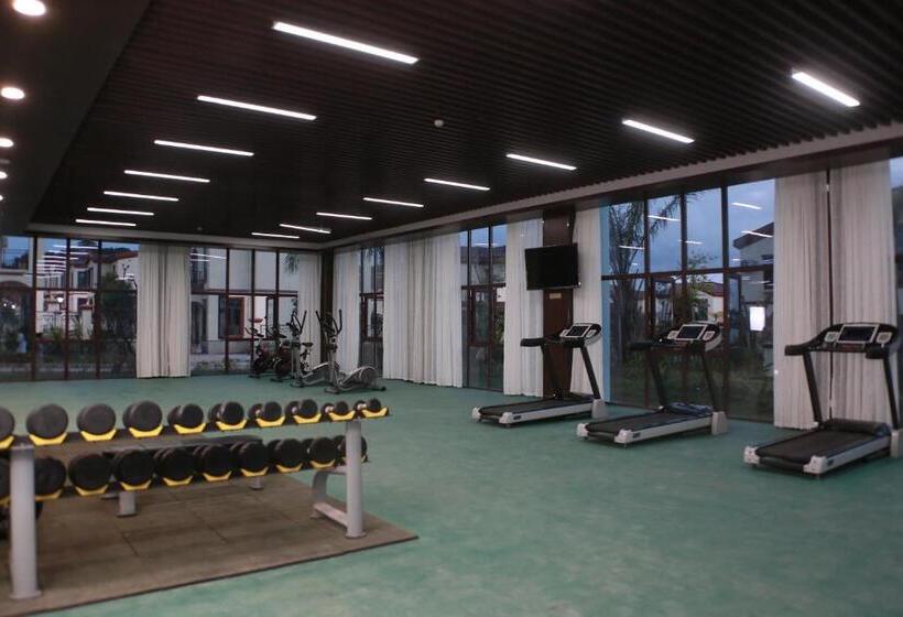 Sealong Bay Zhongqi Conifer Hotel 海龙湾中启康年酒店