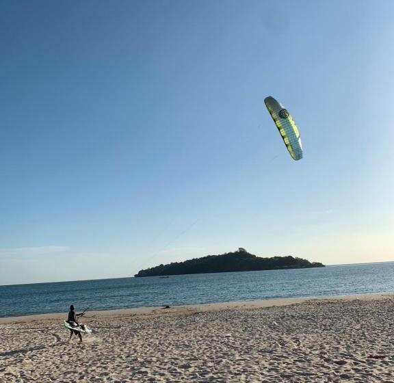 Sealong Bay Zhongqi Conifer Hotel 海龙湾中启康年酒店