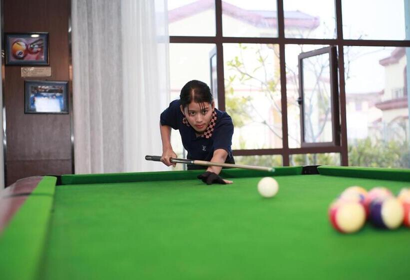 Sealong Bay Zhongqi Conifer Hotel 海龙湾中启康年酒店