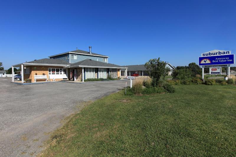 فندق على الطريق Americas Best Value Inn Suburban
