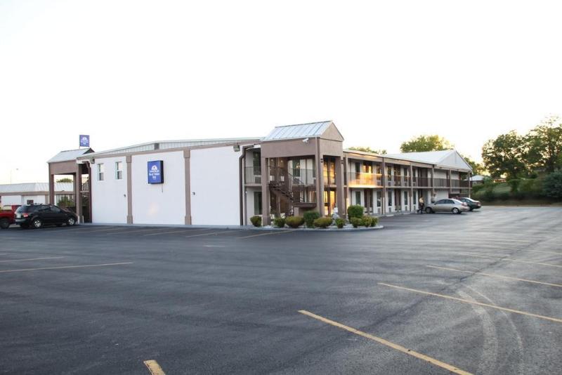 فندق Americas Best Value Inn Shelbyville
